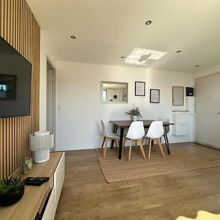 T3 Sea View Walking Distance Of Palais, Ac , Parking, Terrace Apartment *
