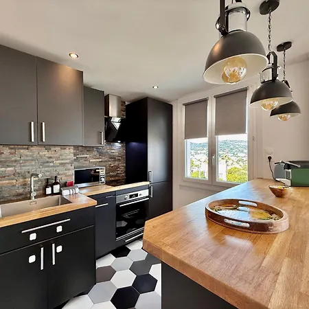 T3 Sea View Walking Distance Of Palais, Ac , Parking, Terrace * Cannes