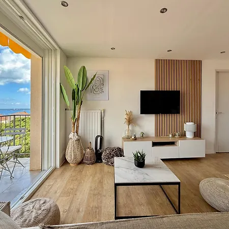 T3 Sea View Walking Distance Of Palais, Ac , Parking, Terrace